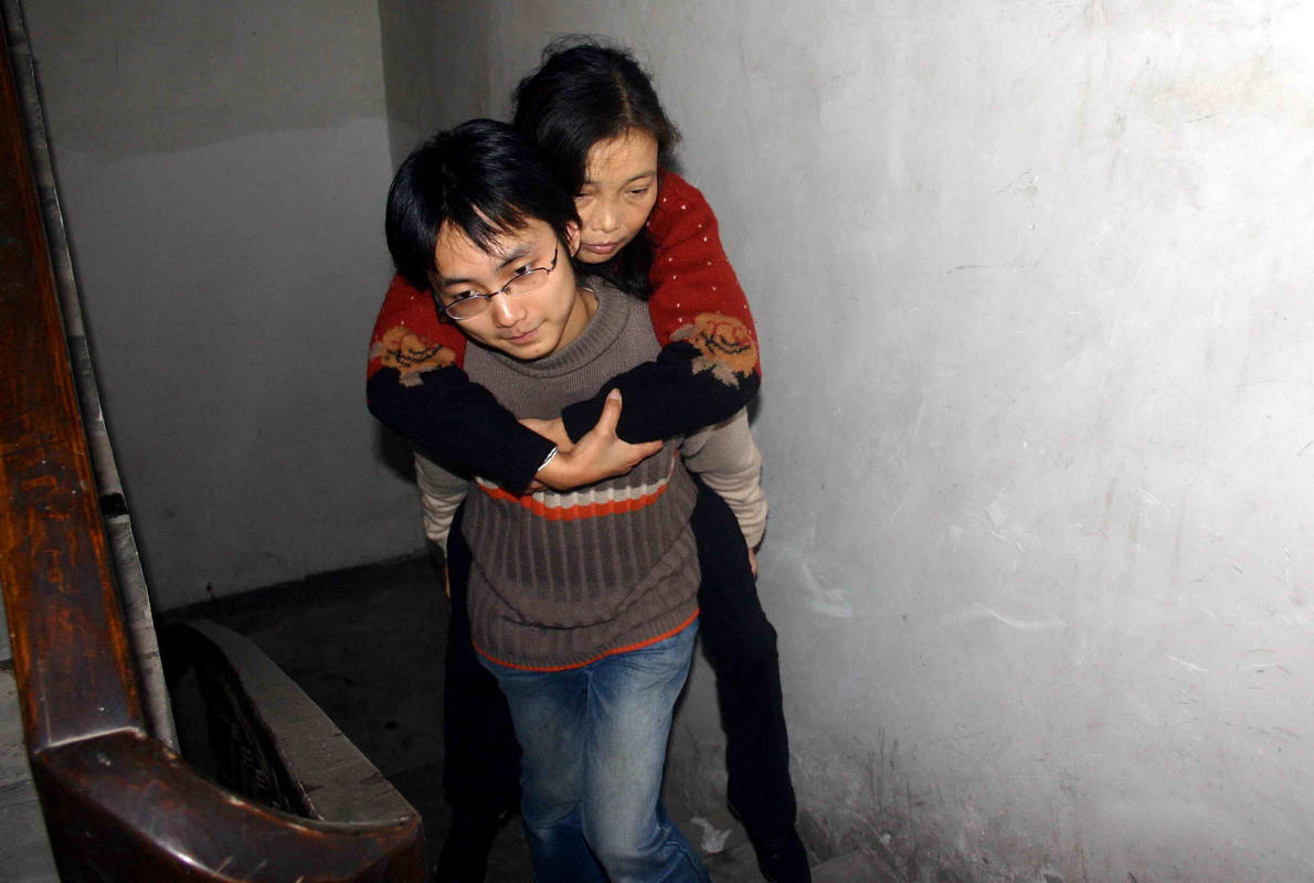 背母上學